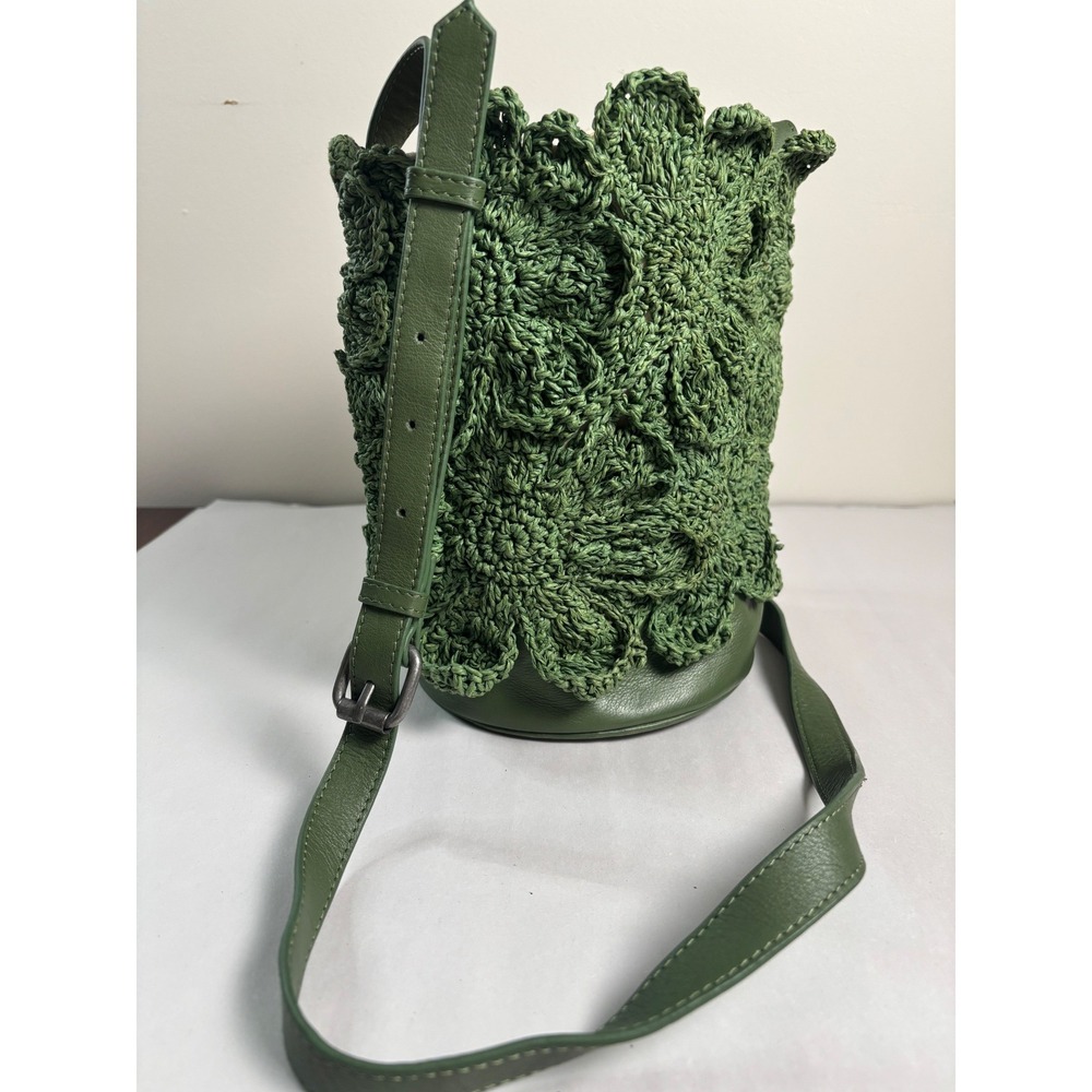 Free People Best in Show Bucket Bag OS Boho Green Crochet Leather Crossbody - Picture 2 of 11